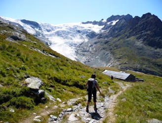 Scenic Views & Tasty Meals: Gourmet Alpine Hut Hikes