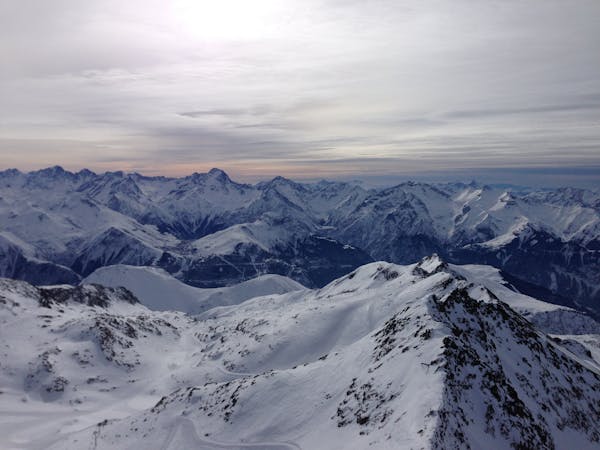 10 Unmissable Ski Descents at the Legendary Alpe d'Huez 